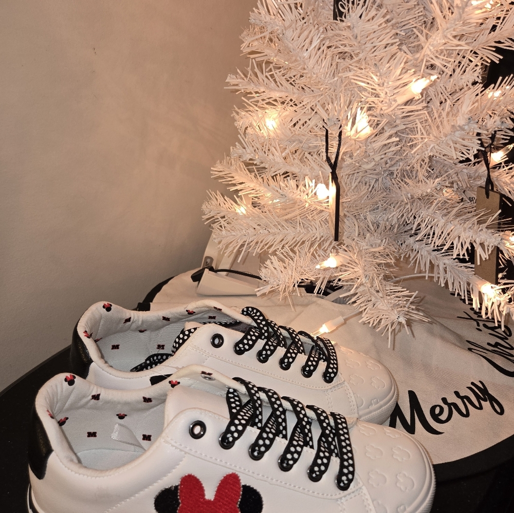 New Adult Ladies Disney Minnie Sneakers 7 - Picture 3 of 6